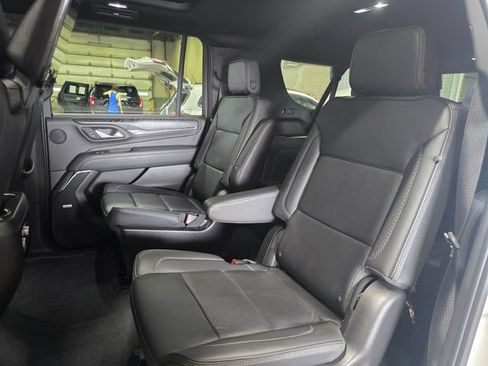 Used 2024 GMC Yukon XL Denali w/ Advanced Technology Package AWD/4WD image 25