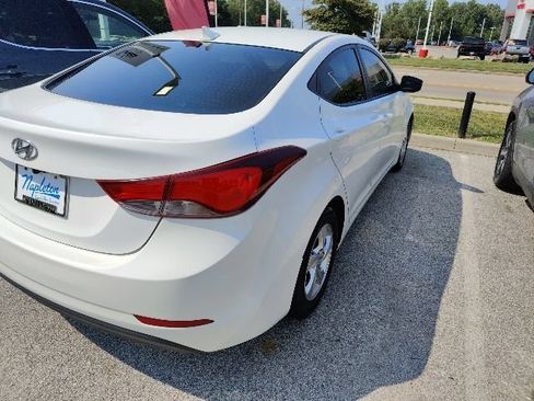 Used 2014 Hyundai Elantra SE FWD image 16