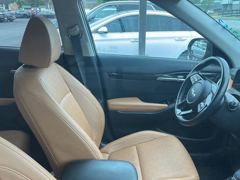 Used 2024 Kia Seltos EX AWD/4WD image 8