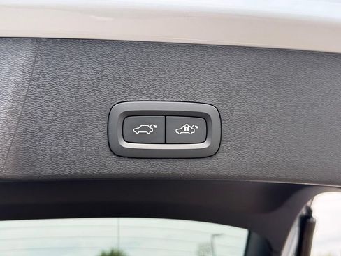 Certified 2026 Volvo XC40 B5 Plus AWD/4WD image 6