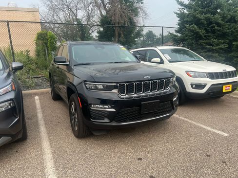 Used 2023 Jeep Grand Cherokee 4WD 4xe w/ Luxury Tech Group II image 2