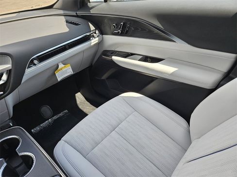 New 2025 Cadillac Lyriq Luxury image 15