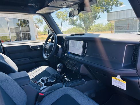 New 2025 Ford Bronco 4-Door image 10