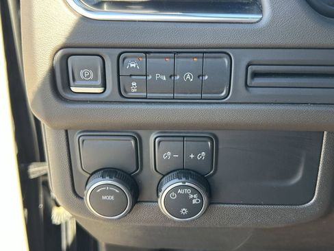 Used 2024 Chevrolet Tahoe LT RWD image 32