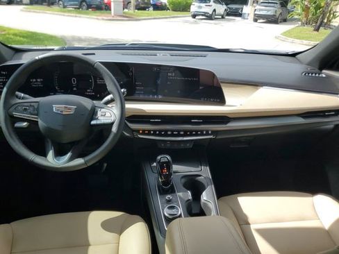 Certified 2024 Cadillac XT4 Luxury w/ Cold Weather Package image 13