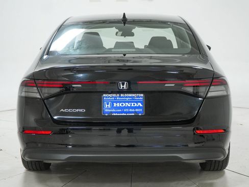 Used 2023 Honda Accord EX image 9