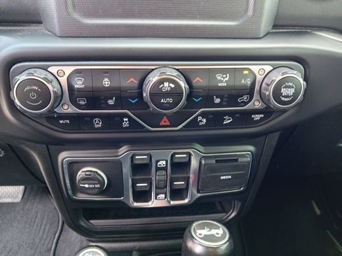 Used 2020 Jeep Wrangler Unlimited Sahara w/ Safety Group AWD/4WD image 20