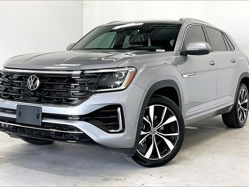 Used 2024 Volkswagen Atlas Cross Sport SEL Premium R-Line image 2