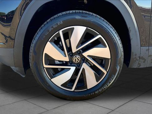 Used 2026 Volkswagen Atlas SE FWD image 10