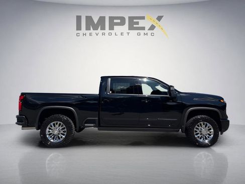 Used 2026 Chevrolet Silverado 2500 High Country w/ High Country Premium Package AWD/4WD image 6