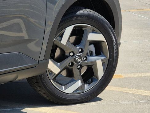 New 2025 Hyundai Venue SEL image 8