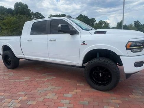 Used 2022 RAM 2500 Limited AWD/4WD image 4