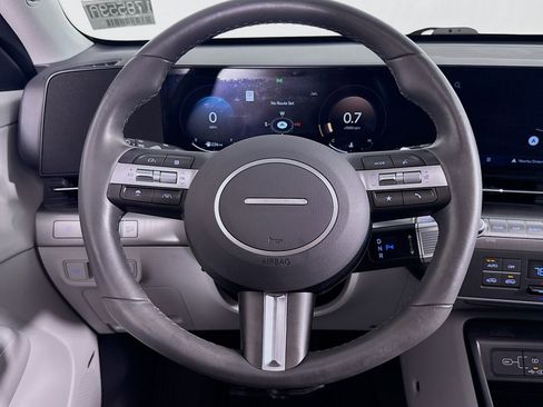 Used 2025 Hyundai Kona Limited image 17