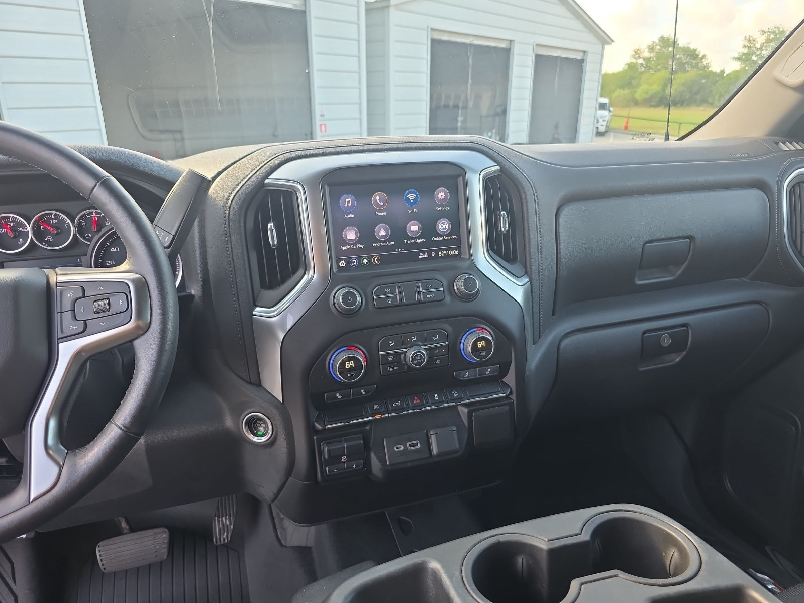 Used 2020 Chevrolet Silverado 1500 LT w/ Texas Edition AWD/4WD image 17