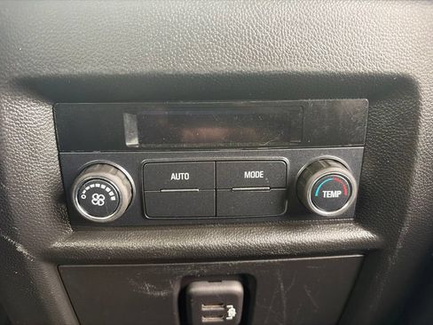 Used 2021 Chevrolet Traverse LT AWD/4WD image 35