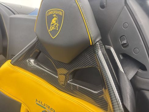 Used 2020 Lamborghini Huracan EVO RWD image 36
