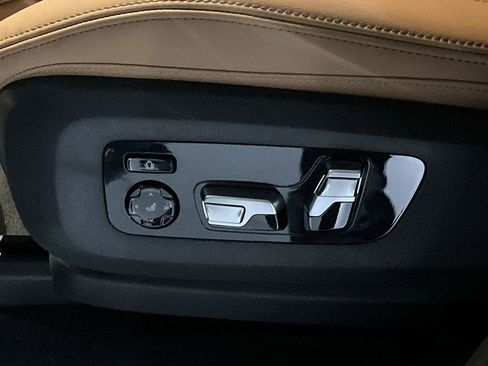 New 2026 BMW X5 M60i w/ Executive Package image 12