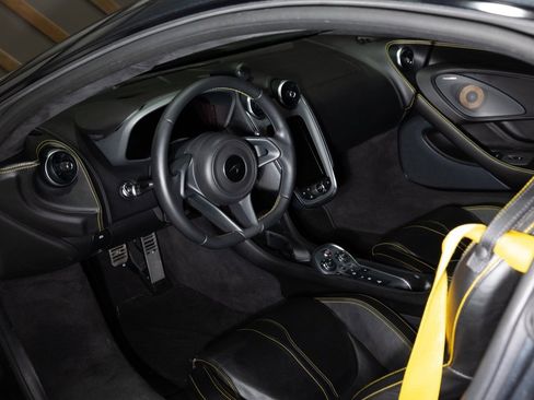 Used 2019 McLaren 570S image 47