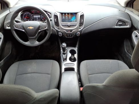 Used 2018 Chevrolet Cruze LT w/ LT Convenience Package FWD image 8