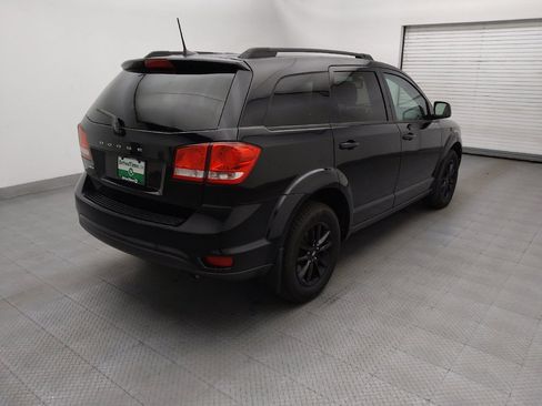 Used 2019 Dodge Journey SE w/ Connectivity Group FWD image 9