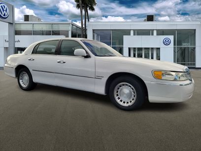 Used 2001 Lincoln Town Car Executive