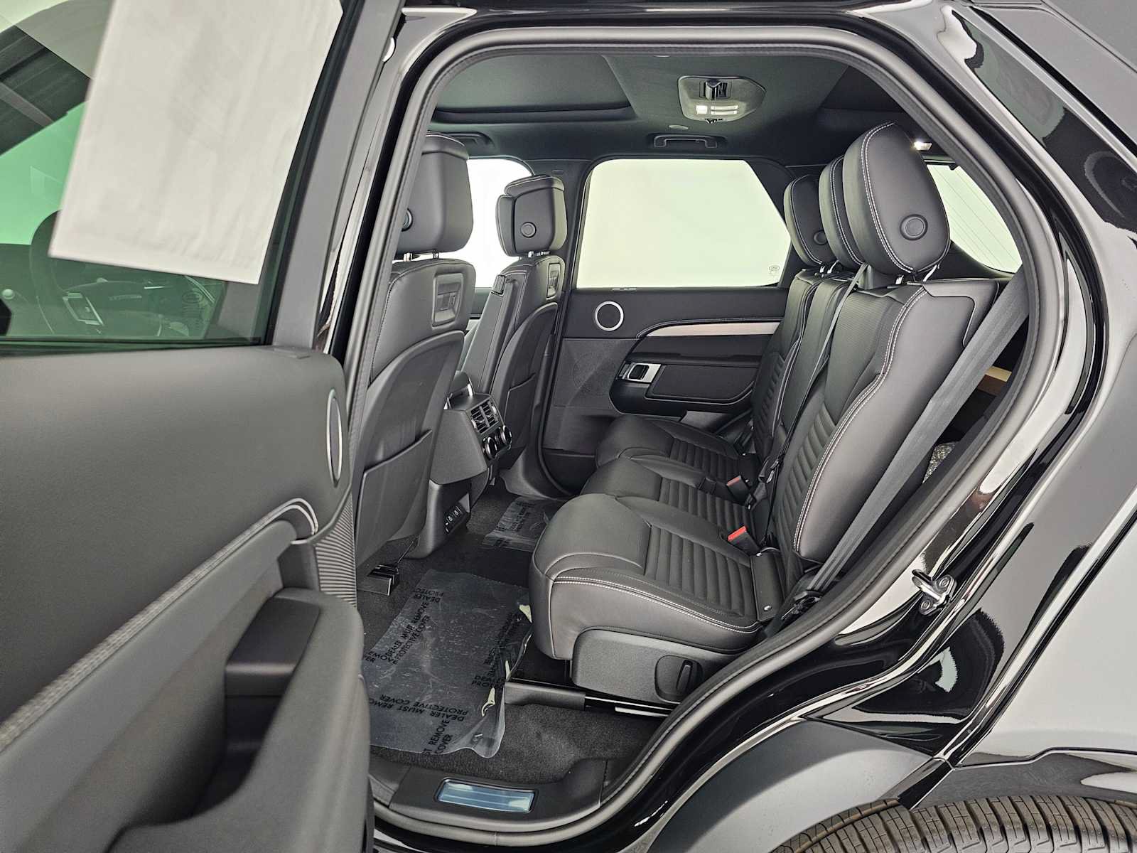 New 2026 Land Rover Discovery Limited Edition AWD/4WD image 16