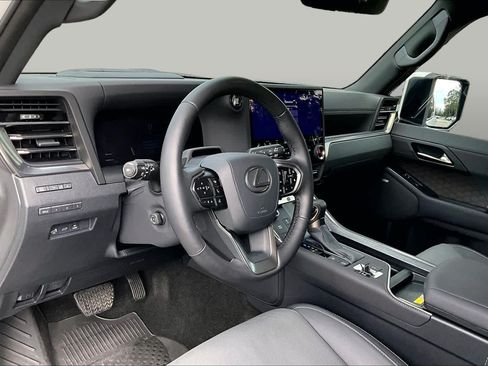 Used 2025 Lexus GX 550 w/ Accessory Package (Z1) AWD/4WD image 17