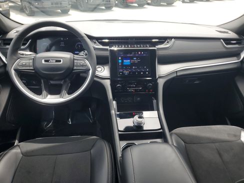 Used 2024 Jeep Grand Cherokee L Altitude image 19