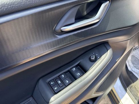 Used 2025 Jeep Grand Cherokee Altitude AWD/4WD image 21