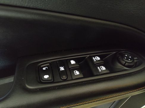 Used 2018 Jeep Compass Latitude w/ Cold Weather Group AWD/4WD image 27