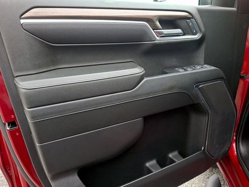 Used 2023 Chevrolet Silverado 1500 RST w/ Z71 Off-Road Package image 12