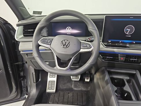 New 2026 Volkswagen Tiguan SE R-Line AWD/4WD image 13