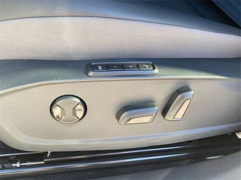 Used 2023 Volkswagen ID.4 Pro S image 21