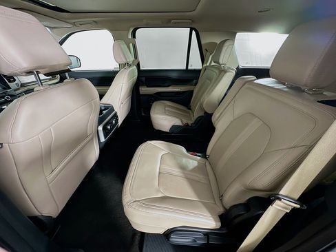 Used 2024 Ford Expedition Limited image 29