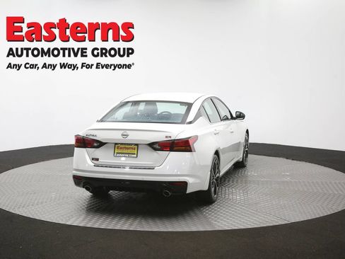 Used 2023 Nissan Altima 2.5 SR FWD image 39