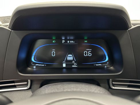 Certified 2024 Hyundai Elantra SE FWD image 18