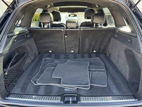 Used 2018 Mercedes-Benz GLC 300 4MATIC image 6