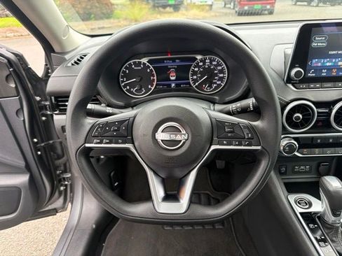 Used 2025 Nissan Sentra SV FWD image 2