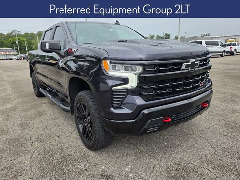 Used 2022 Chevrolet Silverado 1500 LT Trail Boss w/ LT Trail Boss Premium Package AWD/4WD image 2