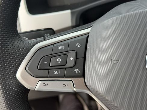 Certified 2023 Volkswagen Atlas Cross Sport SEL R-Line AWD/4WD image 29