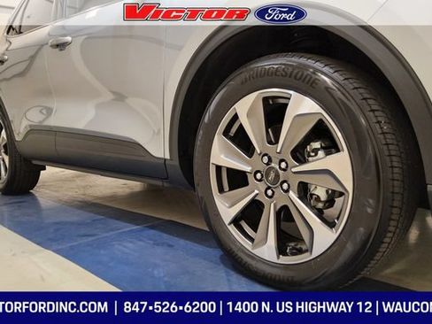 Used 2023 Ford Escape Platinum w/ Premium Technology Package AWD/4WD image 18