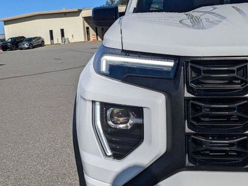 New 2025 GMC Canyon Elevation w/ Convenience Package image 12