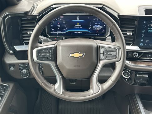 Used 2025 Chevrolet Silverado 1500 LT image 24