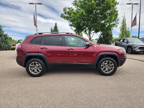 Used 2020 Jeep Cherokee Trailhawk w/ Cold Weather Group AWD/4WD image 2