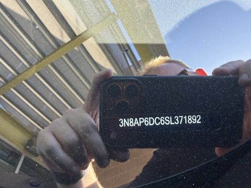 Used 2025 Nissan Kicks SR w/ SR Premium Package image 41