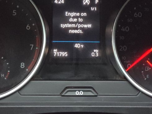 Used 2019 Volkswagen Tiguan S image 35