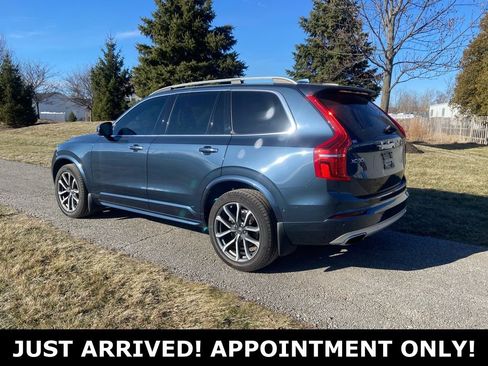 Used 2018 Volvo XC90 T6 Momentum w/ Convenience Package image 3