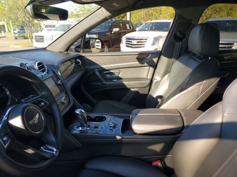 Used 2019 Bentley Bentayga AWD/4WD image 22