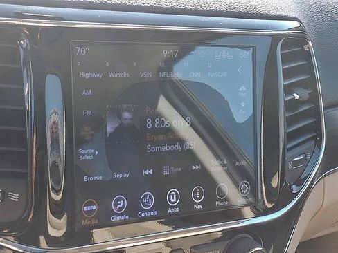 Used 2020 Jeep Grand Cherokee Limited w/ Luxury Group II AWD/4WD image 21