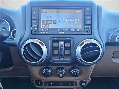 Used 2011 Jeep Wrangler Unlimited Sahara w/ Connectivity Group image 15